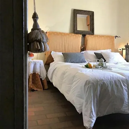 Casa Tentoni - לינה וארוחת בוקר 4*